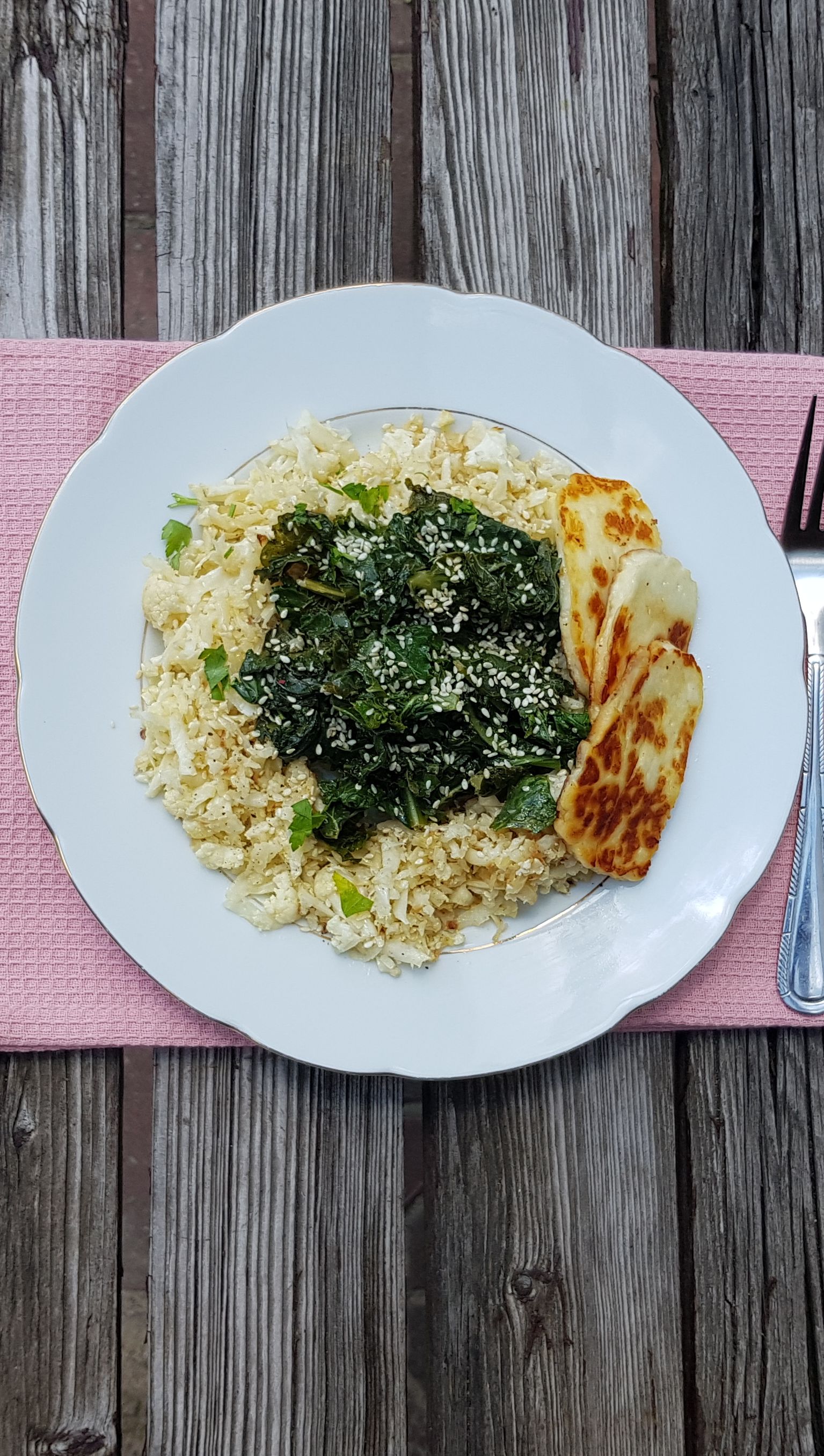 Danie keto z jarmużem