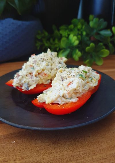 Pasta keto podana w papryce